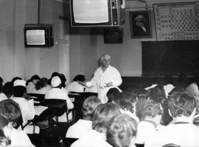 Професор Сухомлинов О.К. під час лекції (1980 р.)